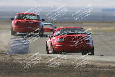 media/Oct-26-2025-CalClub SCCA (Sun) [[8ce1e69566]]/Group 5/Grapevine/